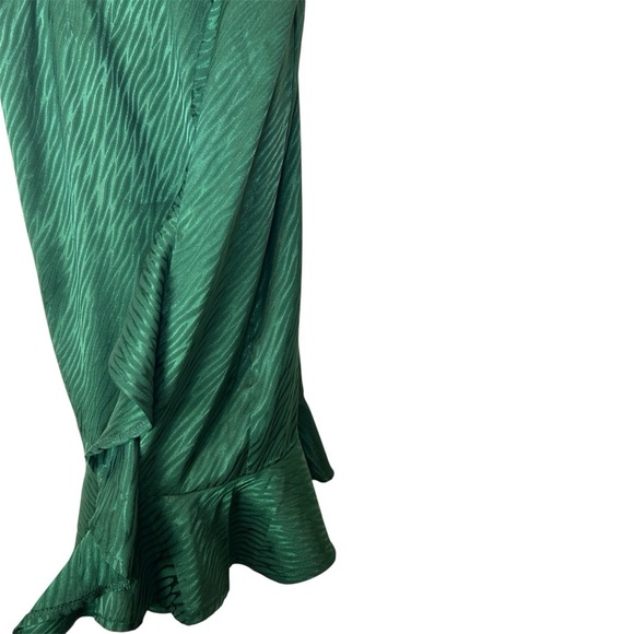 Lulus Hewitt Forest Green Embossed Zebra Print Satin Ruffled Mini Dress Size Med - Picture 7 of 10